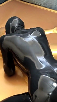 Những người yêu thích latex được bao bởi vàng