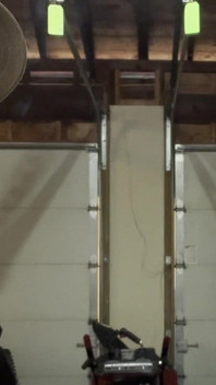 Üvey baba sigara paylaşıyor