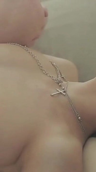Toužící po zadku Díry Scéna -2_slim prsatá brunetka Carol Miller ošukaná do prdele a creampie konec