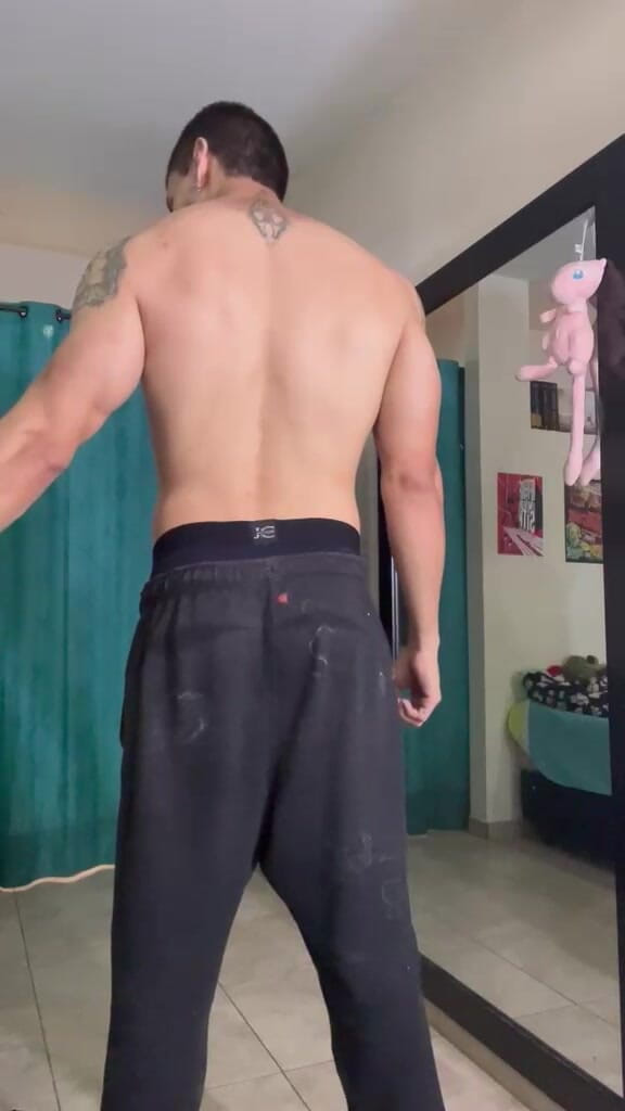 MrMusculos Colombia: Mr Muscle Tiago Florez Anda melenturkan otot-otot punggungnya sehingga Anda...