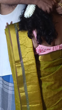 Hospodyňka si užívá domácí sex se sousedem