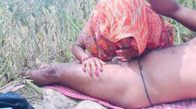 Sumang studio: Suami membuatkan isterinya menghisap batangnya di dalam hutan dan mengongkek...