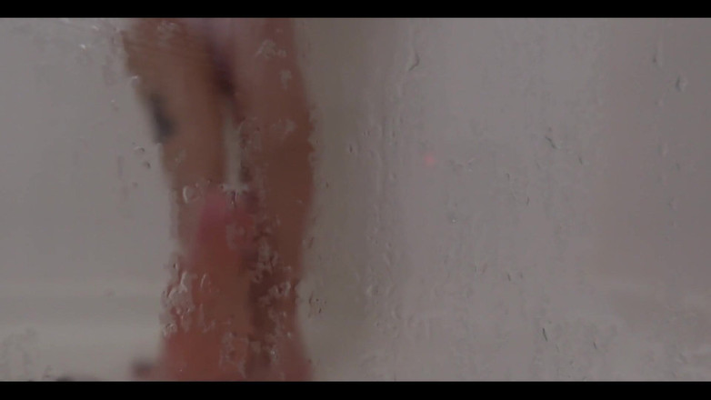 Raven Willow: Зловив тебе, спостерігаючи на моїх ногах у душі