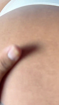 Sexy MILF Desesperada Por Dinero Es Follada Por Granjero - En Primer Plano