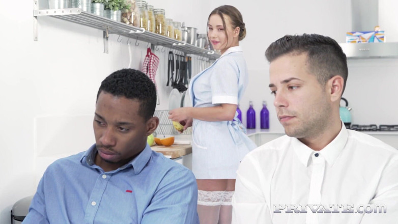 PrivateBlack: Taylor Sands in einem heißen und schweren interracial dreier