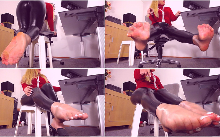 Nylon fetish 4u: 736. 선생님의 발 냄새와 가죽 보지와 딸딸이 - 발 페티쉬, JOI, JOE, 터틀 넥 스웨터, 가죽 레깅스, 진주