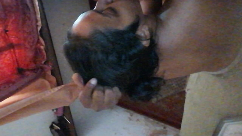 Tina Baby: Škádlení nafouknutých bradavek mé tetičky