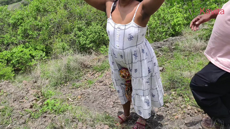 Kavita _zawazawi: Desi Bhabhi zdradza męża ze swoim kochankiem w dżungli