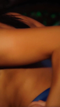 Megan Coxxx tem um escravo