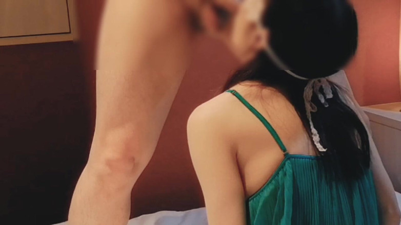 kawasakiBK: Fofa mulher casada em lingerie verde sexy aperta para fora...
