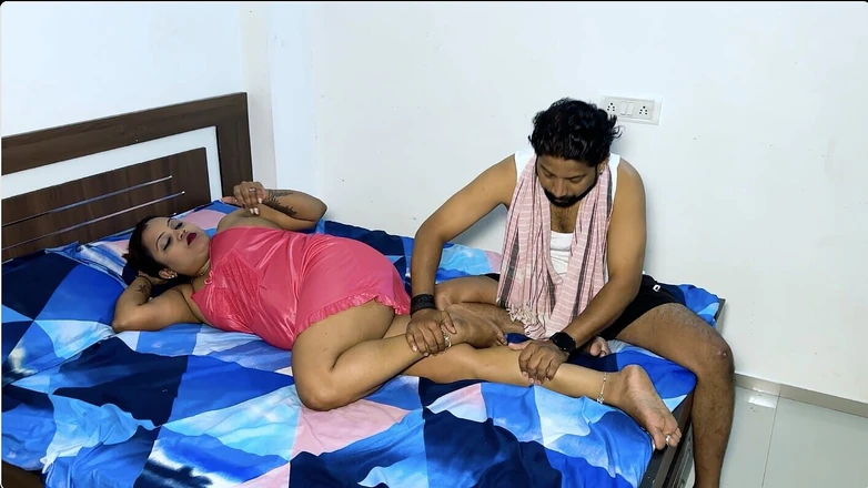 Glepaman: The Servant Started Having Sex with Madam While Pressing His...