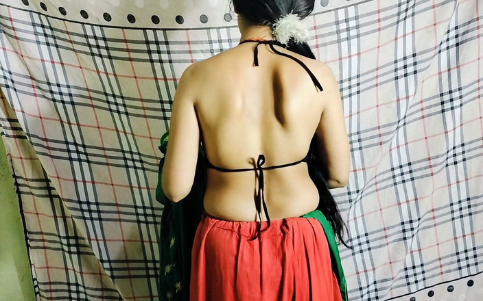 Sona6911: Une fille célibataire se masturbe et aime doigter sa chatte...