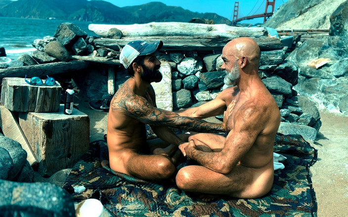 Tantric Fitness: Buttfuckin' op het strand