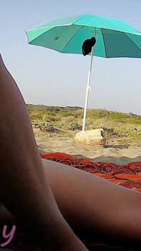 Pussy Flash! My French Teacher Misscreamy Masturbates on Beach & Voyeurs Help Her!