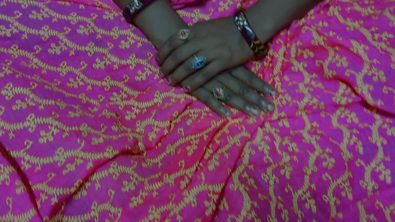 Bangala bhabhi: Дезі сільська бхабхі голодна і смокче