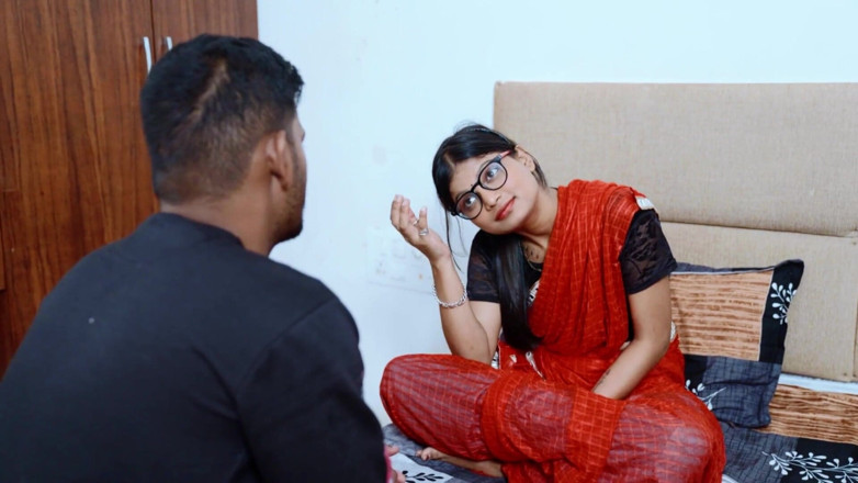 Kamasutra61: Insegnante indiana eccitante insegna kama sutra allo studente