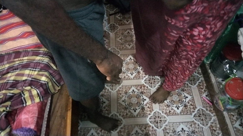 Tamil lesbian: Sprosté mluvení o sexuálních videích