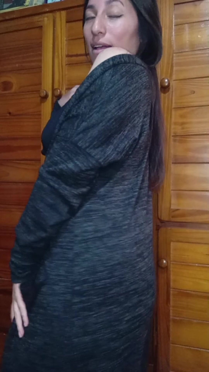 Chubbylexa: Striptease Sexy E Cheirando Minha Calcinha Suja