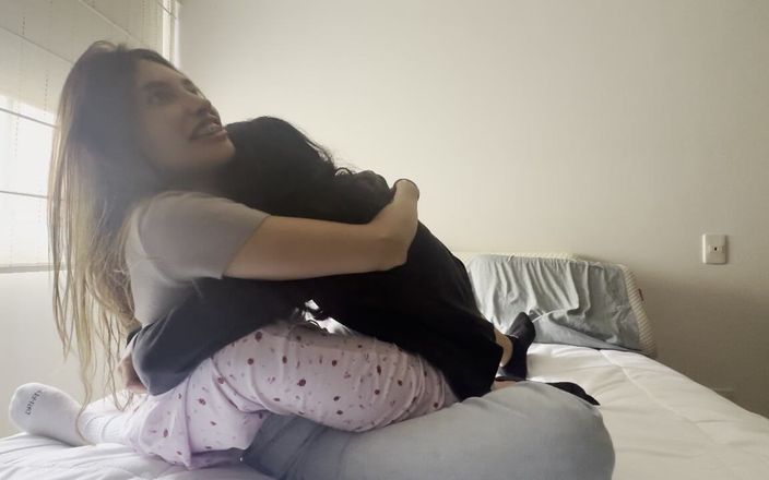 scarlettandc: Mijn beste vriend leert me hoe ik een poesje moet...