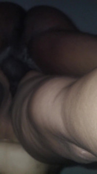 Exclusif choquant : une bombe latina pulpeuse se branle dans le smutfest scandaleux !