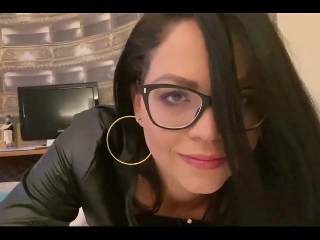 Selfie Job in Hotel Room (Shione Cooper studio)
