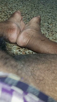 เพื่อนสาว Desi ของกูเลียหีด้วยการจูบ