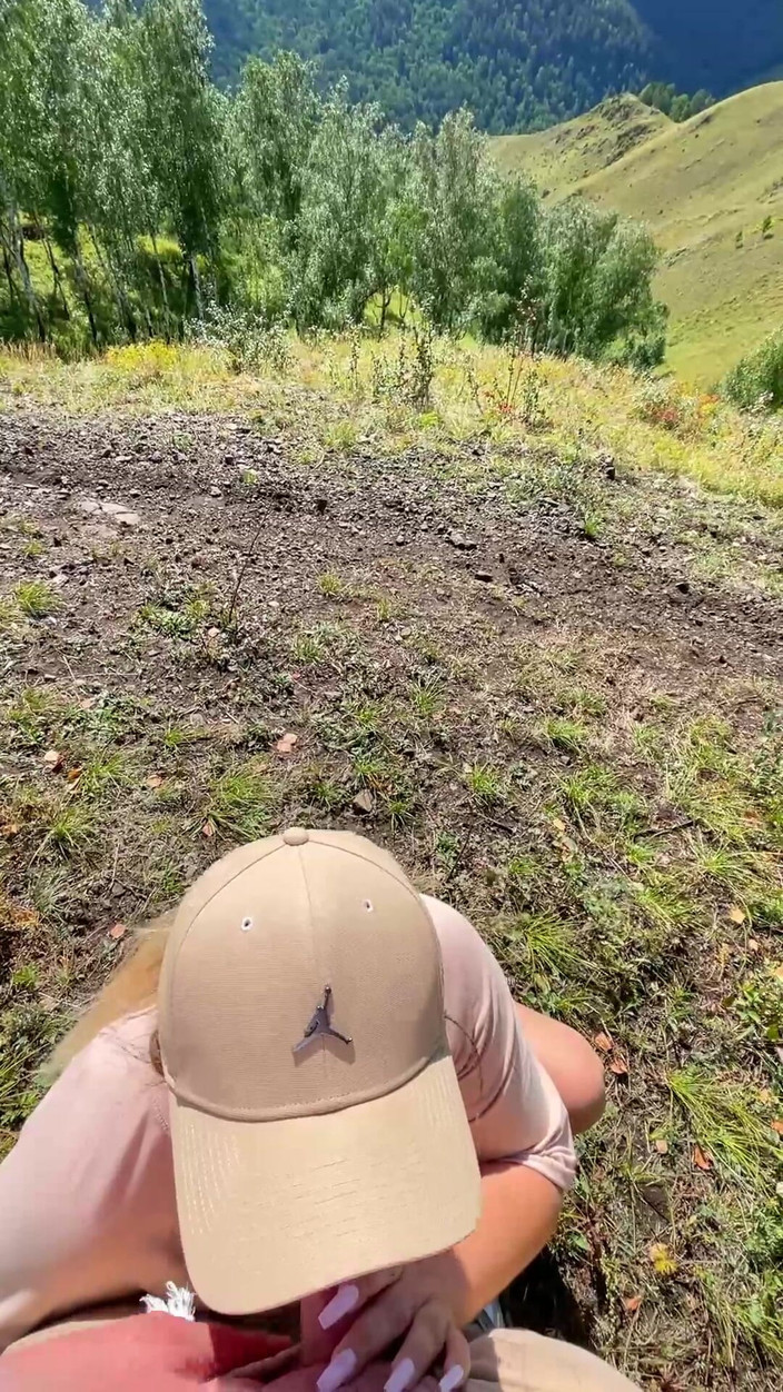 Booty_assx: Трах девушки с толстой задницей на улице во время похода - поход с возбужденным дневником