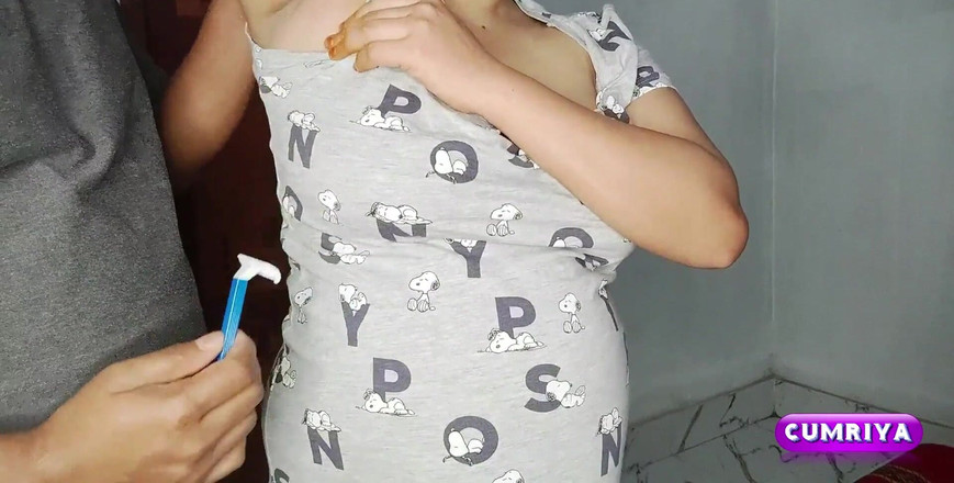 Maishaqueen: Čistím její chlupaté podpaží Cumriya