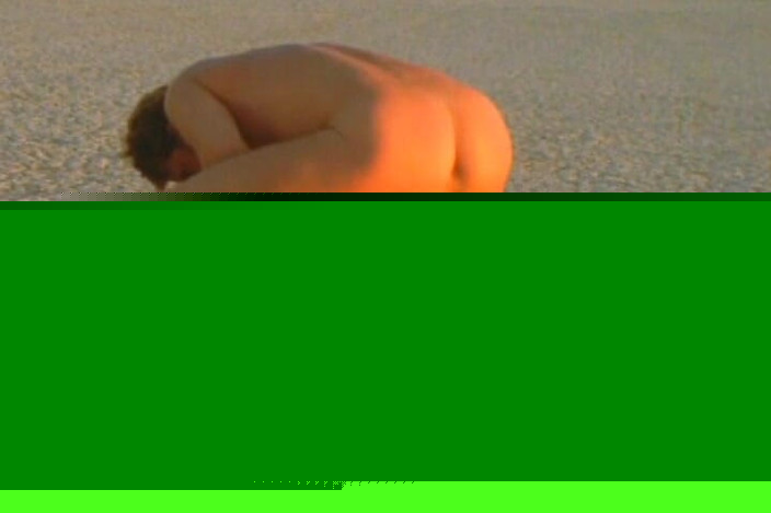 THAGSON RETRO: Chcaní Promočená blonďatá kočička klečí a čeká na zlatou pouštní sprchu