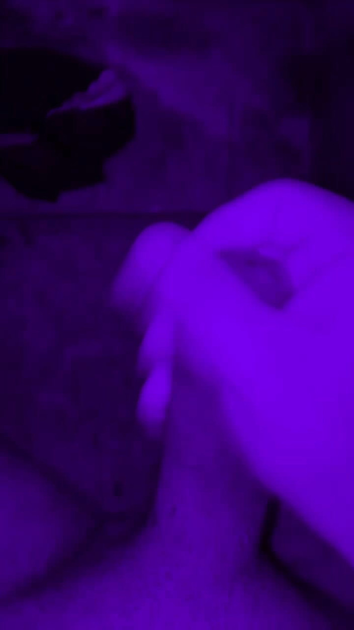 DarkGhost04: बाथरूम में फटाफ़ट वीर्य निकालना