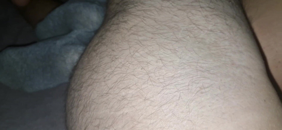 Dinar: Mrdka v zadku, táta tvrdě ošukal twinka a naplnil mu...