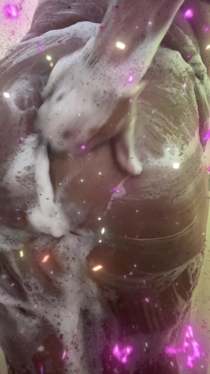 Taintedplayroom: chcę pomóc mi się zmyć