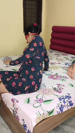 lust of milf: На поводу уговора мускулистого страдания, доктор был вызван домой и поцеловал