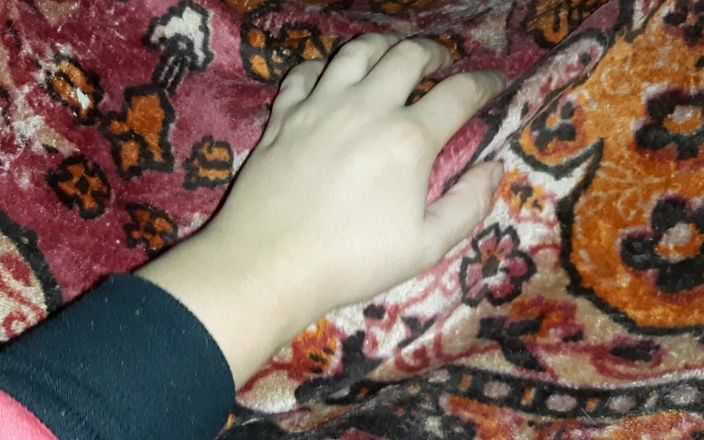 Lesbian-candys: My Girlfriend Woke Me up with Cunnilingus in a Tent...