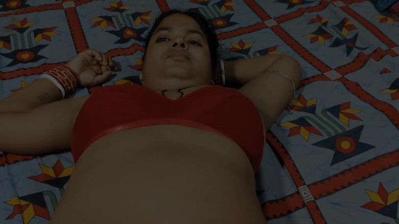 Raju Raju: India caliente tía estilo indio en video