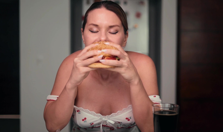 Mrs Peachesxx: Eat a Delicious Handmade Burger Mmm Yummy