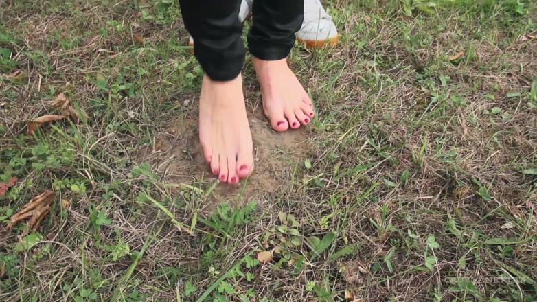 Cruel Anettes fetish world: Leccata di piedi sporca