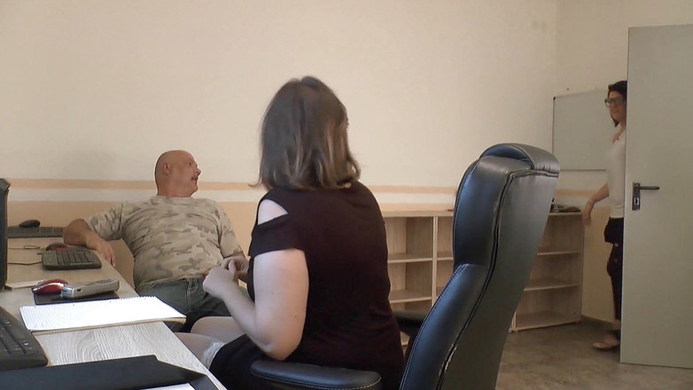 Nylon MILFS: 给新酋长的口交