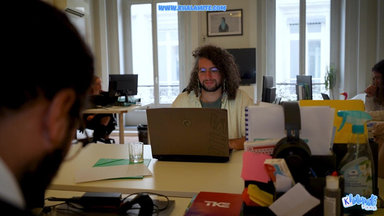 Khalamite: Khalamite Cumshot at First Sight at the Office - French Employee...