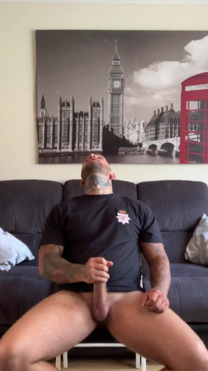 Andyleexxx: Il pompiere Andy viene