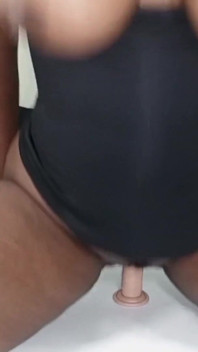 Payudara melantun dan orgasme sengit sebenar