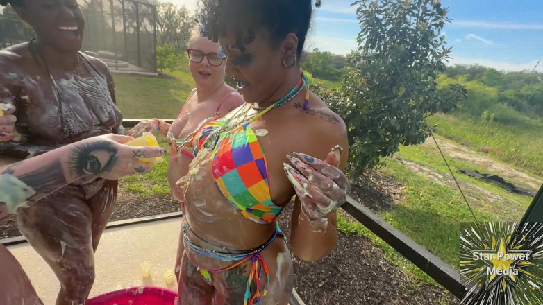 Savanna star: Playtime: Savanna, Giana, Bleu И Livie Get Messy