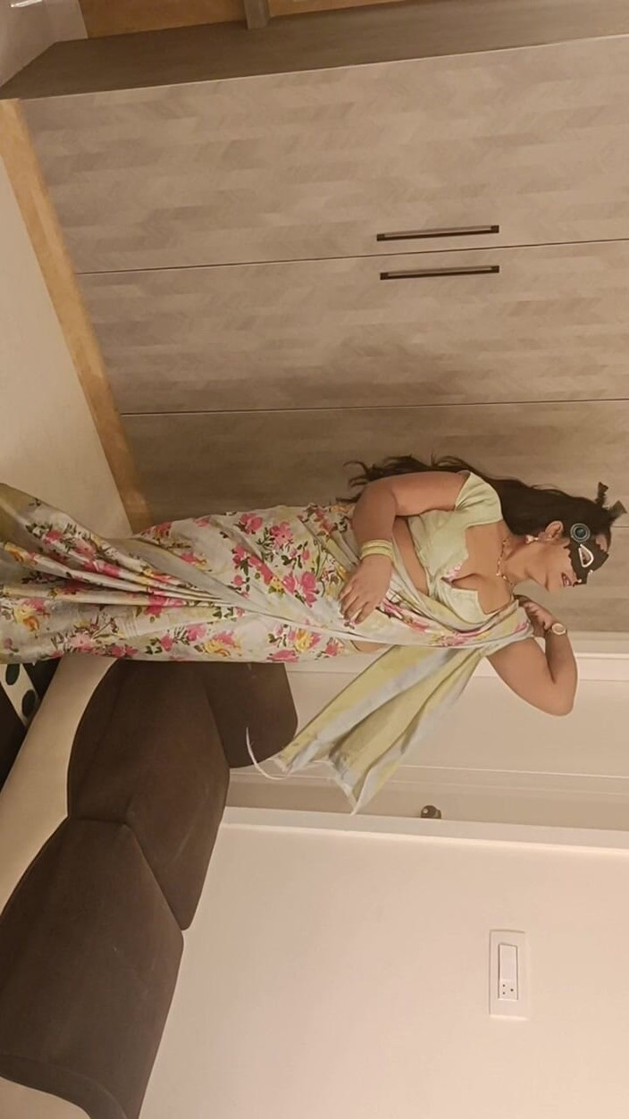 Spandana_Sweety: Телугу модель Спандана трахается с пасынок