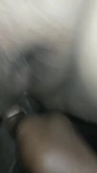 오르가즘을 느끼는 내 보지에 자지를 때리는 남편