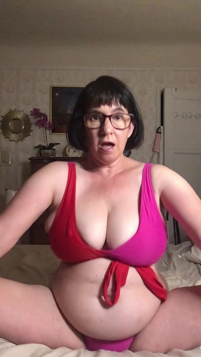 BustyBrendaxx: Best Dirty Talking Slut Who Gets Naked Out of Her...