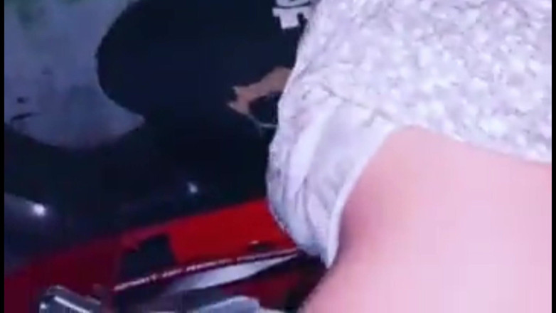 Amazingbeautycum: फुहार छोड़ने वाली गांड वाले पड़ोसी के साथ सेक्स