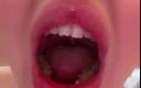 FinDom Goaldigger: Grande menina lipsy está bocejando muito profundamente