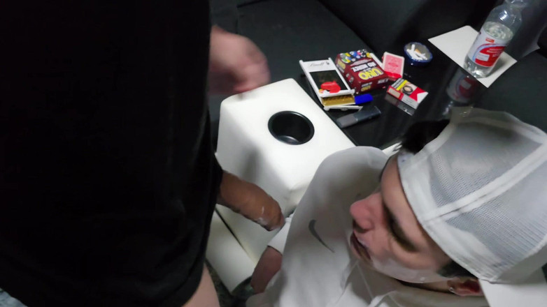 boyzxy212: Žádná milost pro tohoto submisivního Fuckmaula – tvrdý hluboký krk pro...