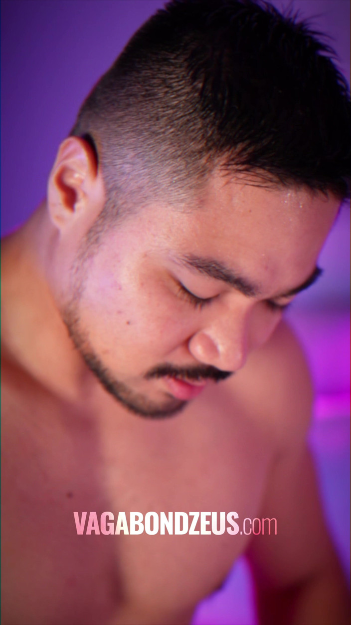 VagabondZeus - Erotic Filmmaker: Beruang Jepun bermain solo dengan dildo dan pancutan mani besar