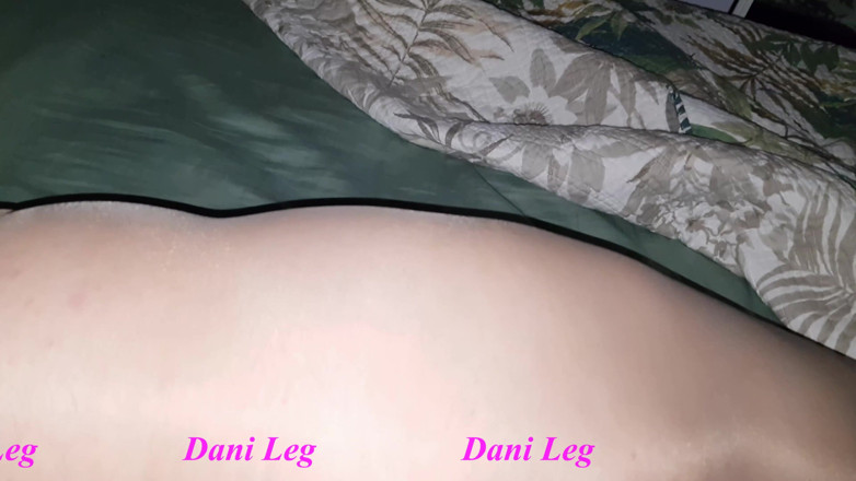 Dani Leg: Сперма на коричневых колготках из фонтана Dani